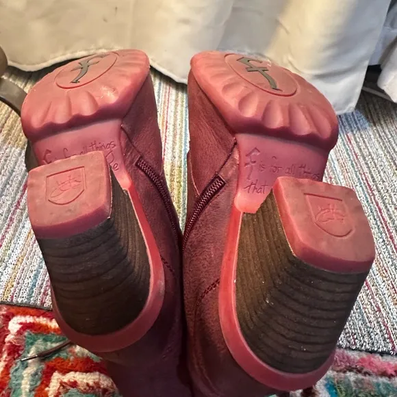 Fluevog EXCELLENT Hopefuls Serene burgundy lace up boots with buffed toe - 8.5/9