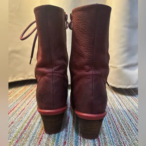 Fluevog EXCELLENT Hopefuls Serene burgundy lace up boots with buffed toe - 8.5/9