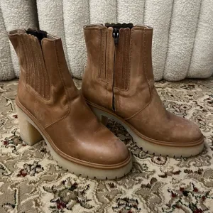 Free People leather short boots, 3 inch heel women’s size 7