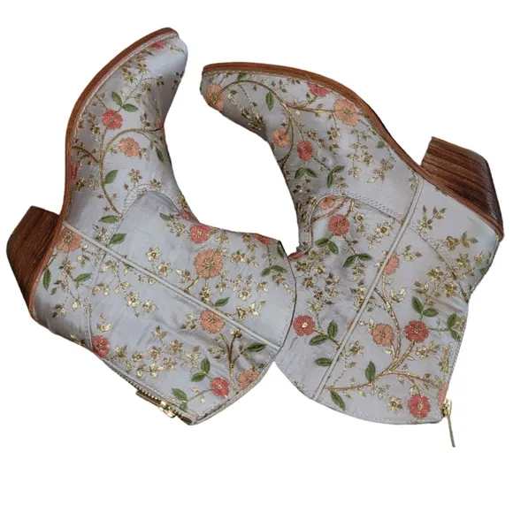 FREE PEOPLE  MOMO Eloise Embroidered Ankle Boots