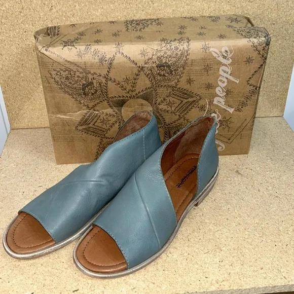 Free People Mont Blanc Sandals (38.5 S1-5)  (39-99) (37-S5)