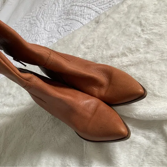 Free People Riley tall slouch boots pebble leather size 39, 8.5-9