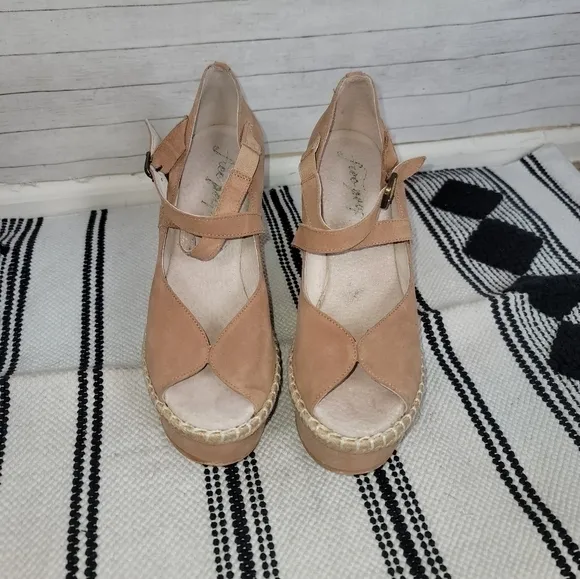 FREE PEOPLE TERRACE PLATFORM SUEDE WEDGE SANDALS, SZ 10 / 41