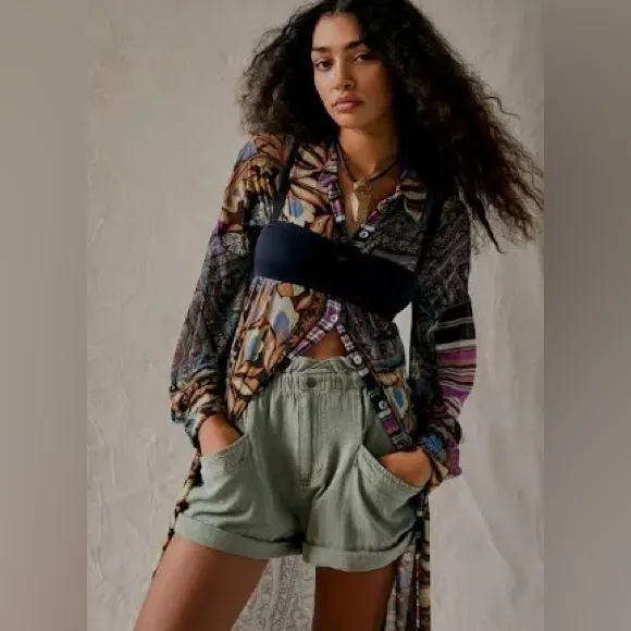 Free People Topanga Cuff Short in Oil Green.  NWT size small.