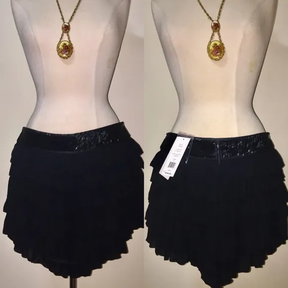 🖤♥️FRENCH CONNECTION BLACK RUFFLE SHORT w/SEQUIN WAIST…Sz 6…NWT..