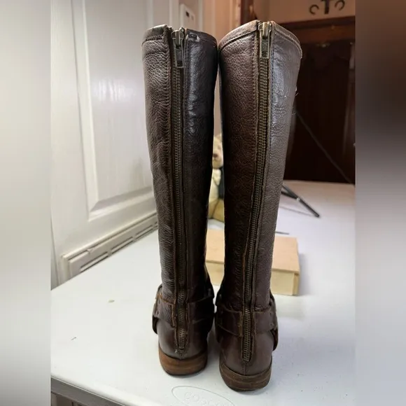 Frye #76851 Phillip Harness Tall Back Zip Burgundy Leather  Womens Boots Sz 7 B