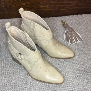 FRYE AND CO Cream Ankle Boots Sleek Western Style