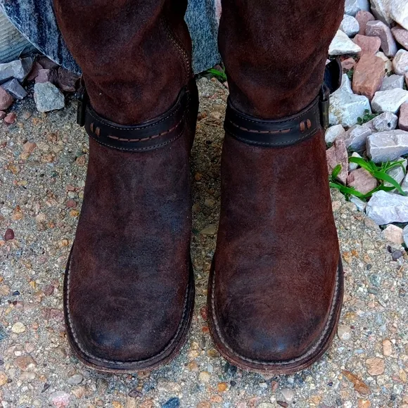Frye Carmen buckle strap brown leather heeled tall boots women's 8