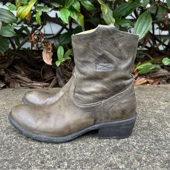 Frye Carson Tab Green Leather Short Boots 76461