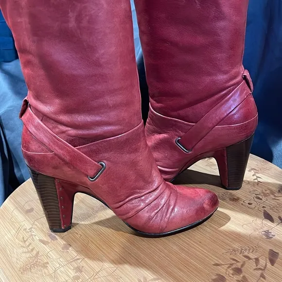 Frye distressed red Bethany Strappy Soft tall boots size 6