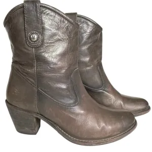 FRYE Jackie Button Short Boot In Slate Distressed chocolate brown 7.5