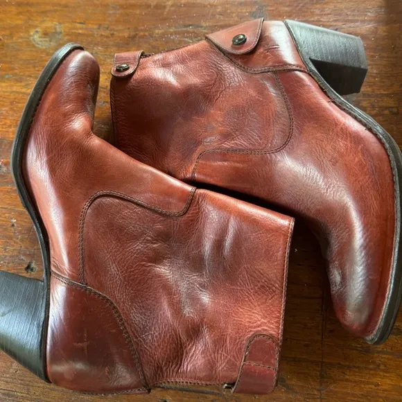 Frye Jackie heeled short boots size 8