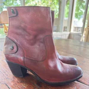 Frye Jackie heeled short boots size 8