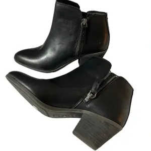 FRYE Judith Black Leather Ankle Bootie short Boots size 6.5