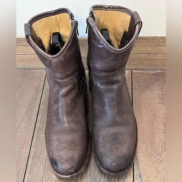 Frye Melissa Botton Short Brown Leather Distressed Western Boots Womens size 6.5