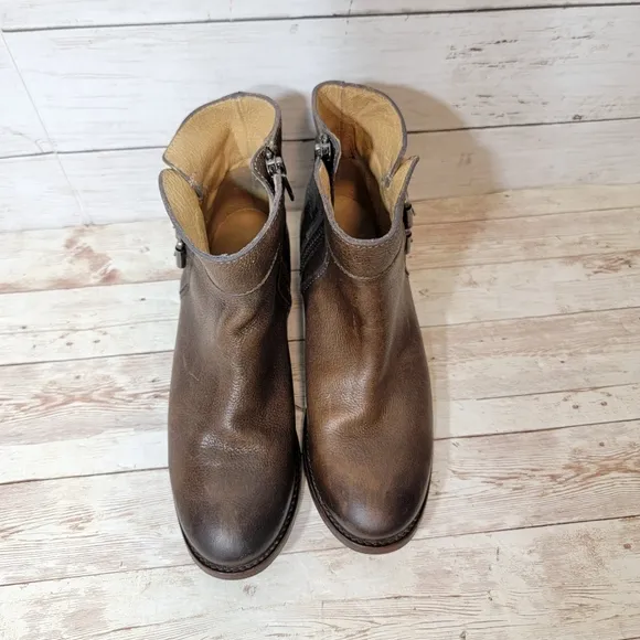 Frye Molly D ring short boots