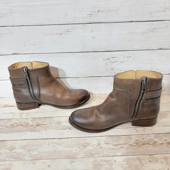 Frye Molly D ring short boots