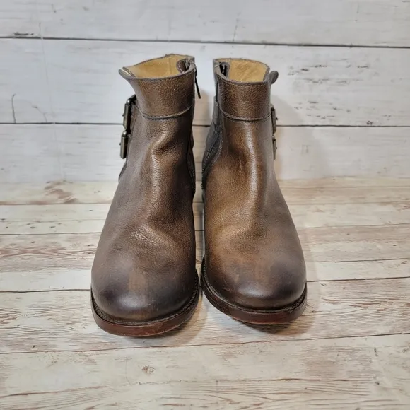 Frye Molly D ring short boots