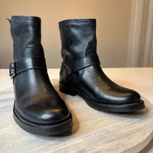 Frye Natalie Engineer Black Leather Short Moto Belted Ankle Boots US Size 5.5