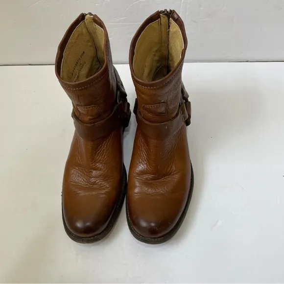 FRYE PHILLIP LEATHER HARNESS SHORT BOOTS IN BROWN