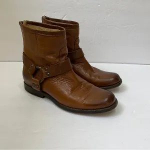 FRYE PHILLIP LEATHER HARNESS SHORT BOOTS IN BROWN