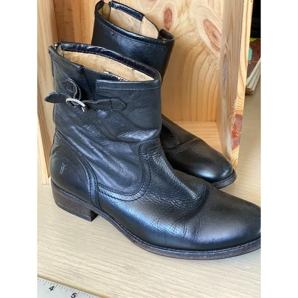 Frye Pippa Black Leather Back Zip Short Boots Size 9