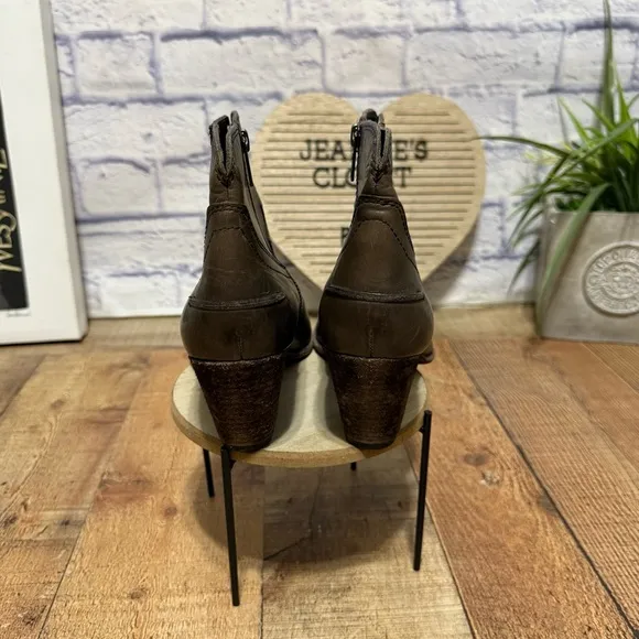 Frye Renee Seam Short Women Western Leather ankle boots