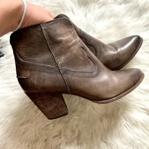 Frye Renee Seam Western Short Ankle Bootie Boots Slate Brown sz 8.5 Cowboy
