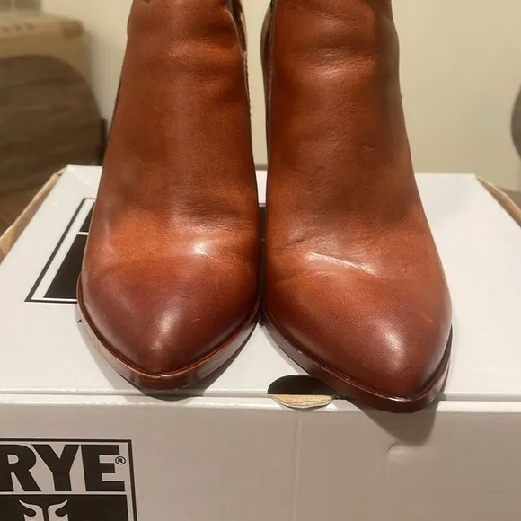 Frye Roxanne Ring Short Boots - Cognac - size 6.5