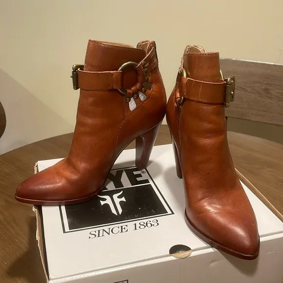 Frye Roxanne Ring Short Boots - Cognac - size 6.5