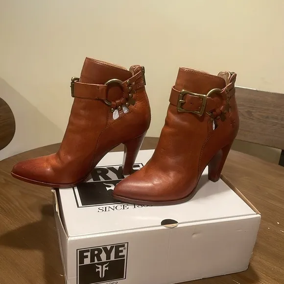 Frye Roxanne Ring Short Boots - Cognac - size 6.5