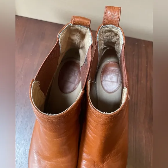 Frye Stella Chelsea Short Boots, Cognac / Brown, Women’s size 7.5