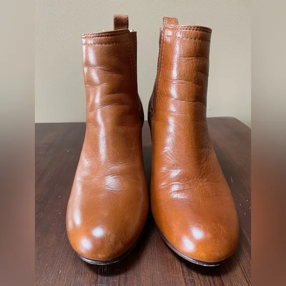 Frye Stella Chelsea Short Boots, Cognac / Brown, Women’s size 7.5