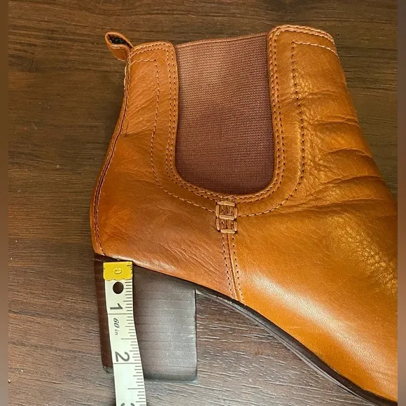 Frye Stella Chelsea Short Boots, Cognac / Brown, Women’s size 7.5