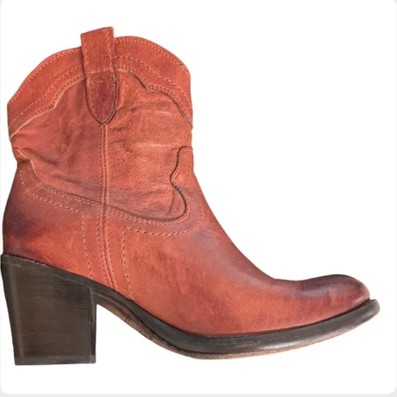 Frye Tabitha Pull-On Short Western Boots 6.5 Cognac Leather Ankle Booties