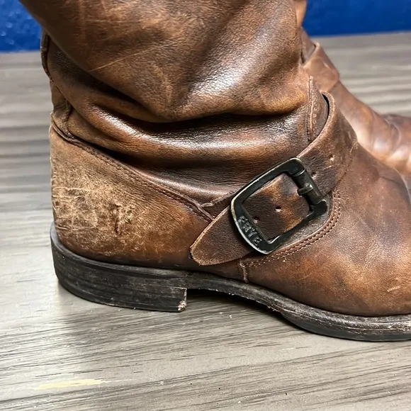 FRYE VERONICA BROWN DISTRESSED ROUND TOE BUCKLE PULL ON SHORT BOOTS 7.5B