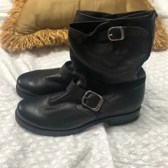 Frye Veronica Short Black Leather Boots size 8.5