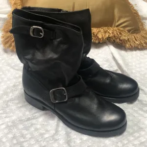 Frye Veronica Short Black Leather Boots size 8.5