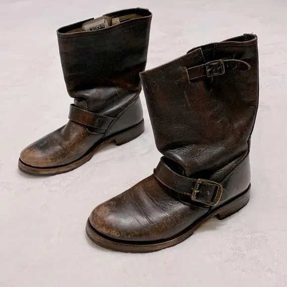 FRYE Veronica short boot soft distressed slouchy brown 6