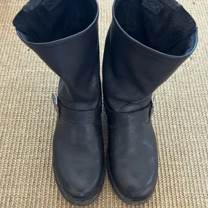 Frye Veronica Short Bootie size 7, Black
