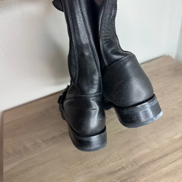 Frye Veronica Short Boots for Women Made from Full-Grain Leather in Black
