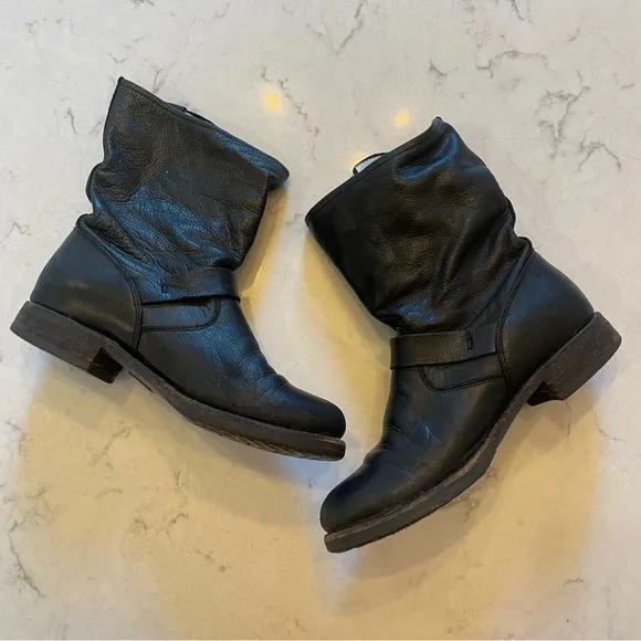FRYE 🖤 Veronica Short Slouch Boot in Black Size 7
