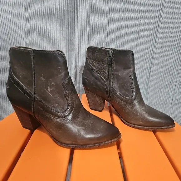 Frye Womens 6.5M Western Renee Seam Short Boots‎ Slate Brown Great PreOwned