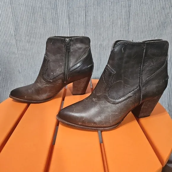 Frye Womens 6.5M Western Renee Seam Short Boots‎ Slate Brown Great PreOwned