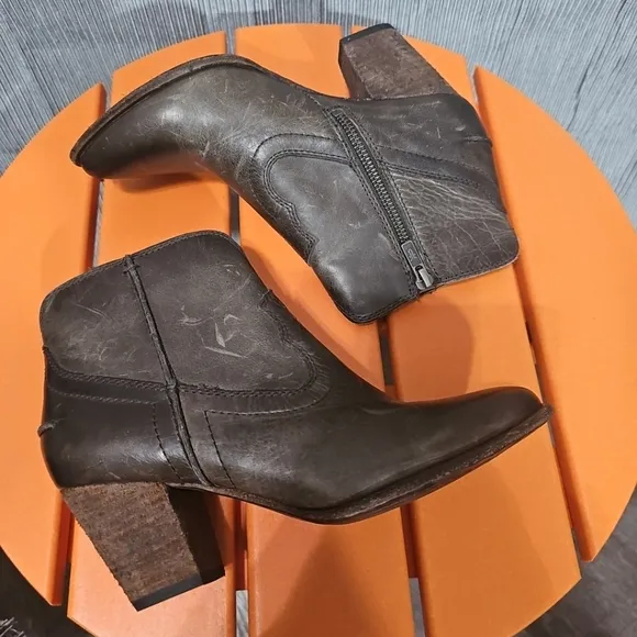 Frye Womens 6.5M Western Renee Seam Short Boots‎ Slate Brown Great PreOwned