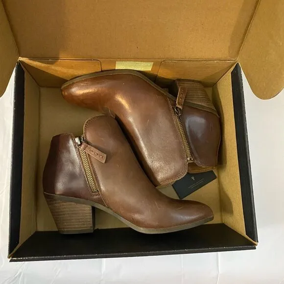 FRYE women’s Judith Zip Bootie in Wheat short stacked heel boots sz 6.5