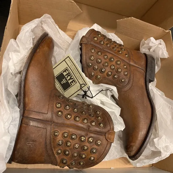 FRYE ‘WYATT DISC’ SHORT BOOTS