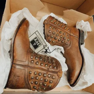 FRYE ‘WYATT DISC’ SHORT BOOTS