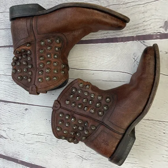 Frye Wyatt Disc Studded Ankle Western Boots Brown Leather Size 7.5