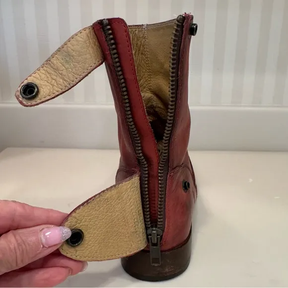Frye Zip Back Cognac Leather Ankle Boots Size 8 1/2B Narrow